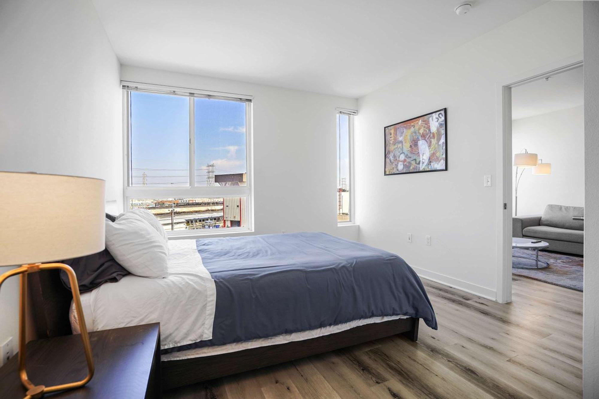 Elegant 2br Downtown Angeles Arts District Los Angeles