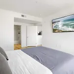 Elegant 2Br Downtown Los Angeles Arts District Apartment