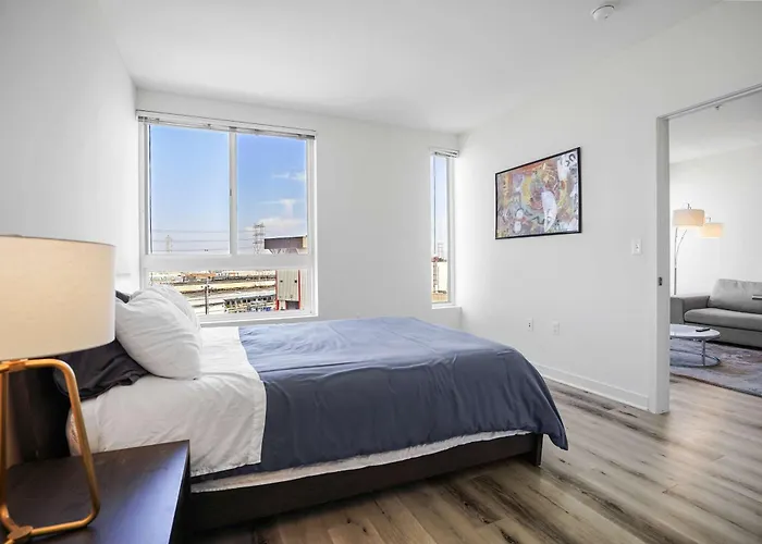 Elegant 2Br Downtown Los Angeles Arts District Apartment