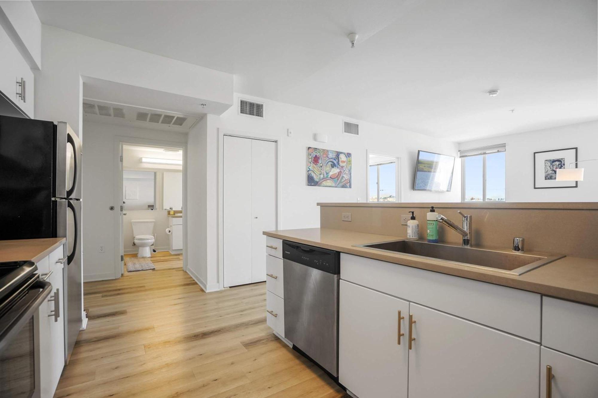 Elegant 2br Downtown Angeles Arts District Apartment *